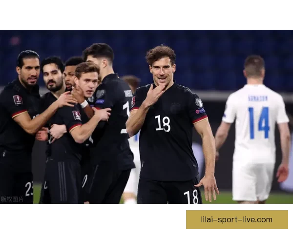 格纳布里戈雷茨卡联手点燃拜仁球场庆祝狂欢